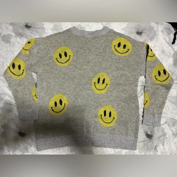 NWOT Just Polly Ny -Grey acrylic sweater with yellow smiley faces - size L - Picture 3 of 7